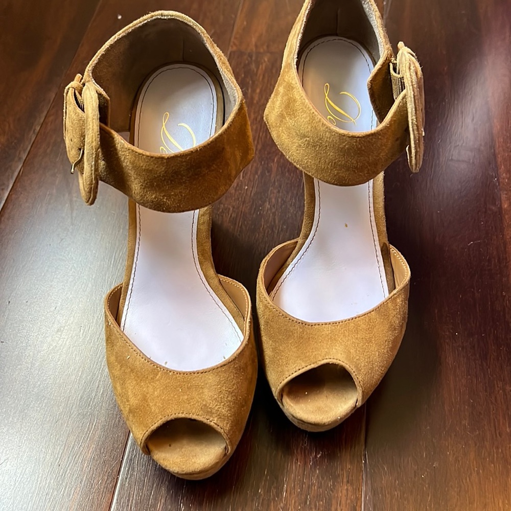 Delman tan suede wedges